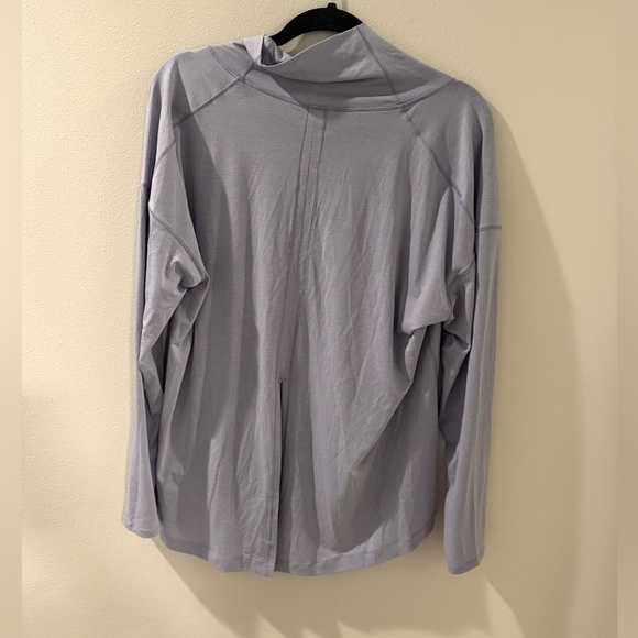 Lululemon Women's 12 Long Sleeve Top Cowl Neck Lavender Athletic‎ Pullover - Picture 6 of 7